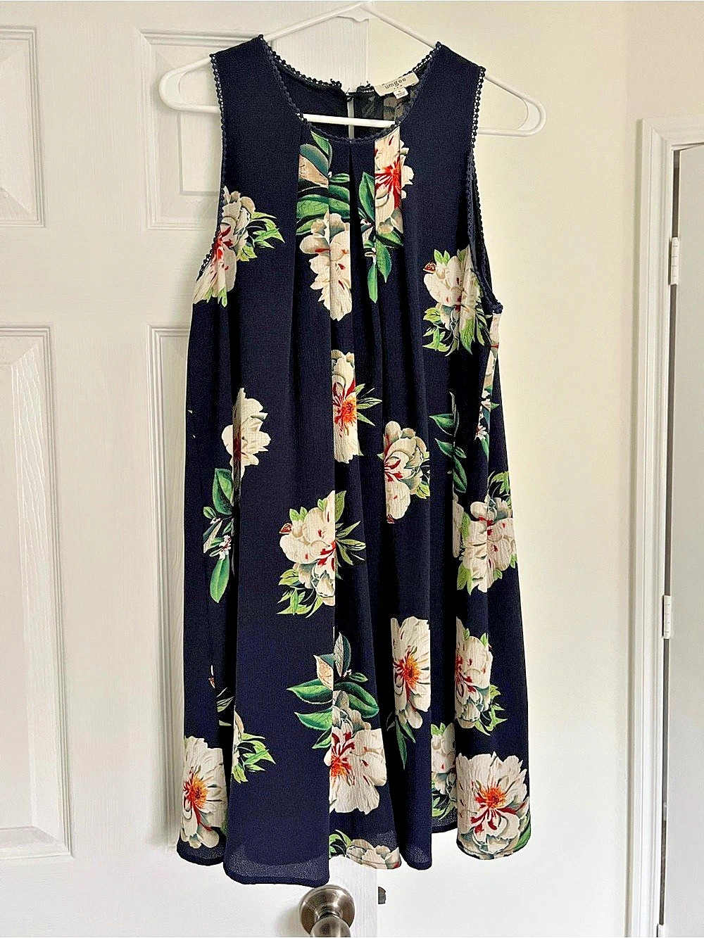 Umgee Navy Floral Sleeveless Tunic Dress with Lace Trim Mini Dress Blue & White